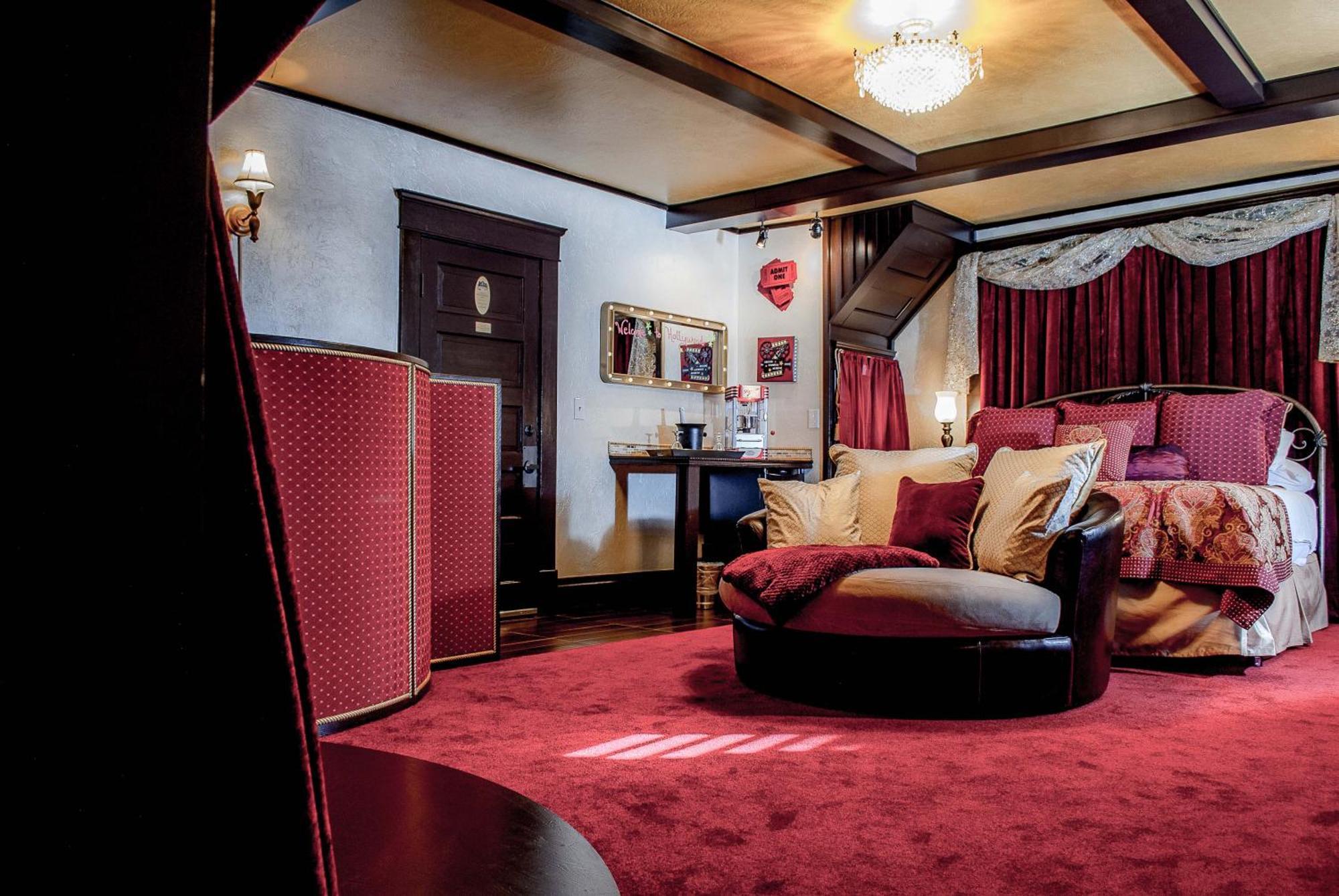 The Anniversary Inn - Логан Экстерьер фото